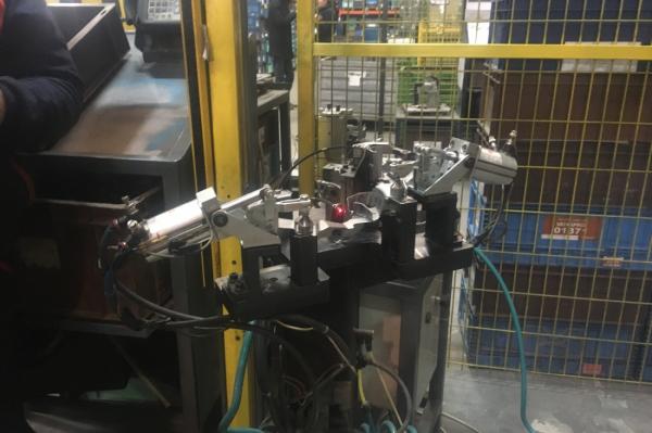 pneumatic clamp